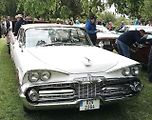 Habrovany cestovaly časem. Park zaplnily historické automobily i motorky.