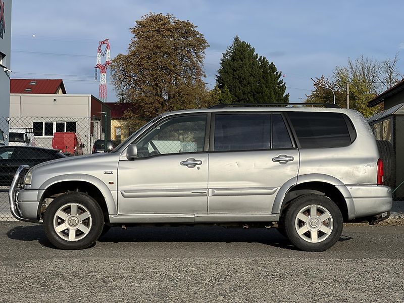 Suzuki Grand Vitara XL-7 2.7i V6 127kw 4x4 TAŽNÉ  - fotka 4 z 22