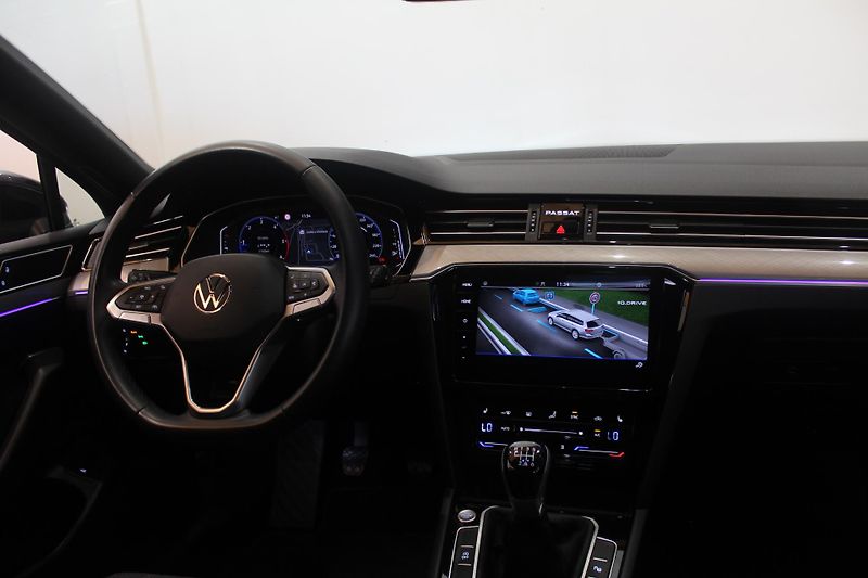 Volkswagen Passat (2023) 2.0TDI R-Line Paket Nez.Topení - fotka 31 z 41