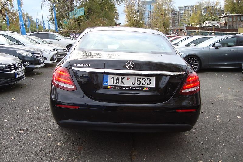 Mercedes-Benz Třídy E (2016) 220 CDi, ČR, Pravidelný servis - fotka 61 z 63