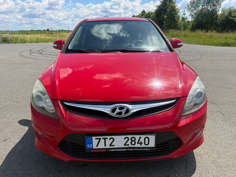 Hyundai i30 - fotka 8 z 13