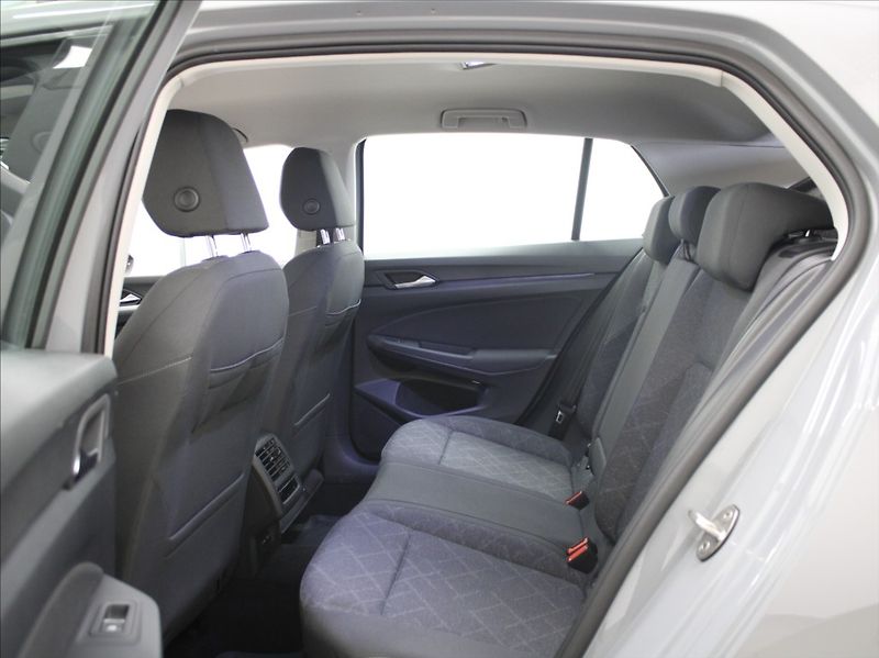 Volkswagen Golf 1,0 TSi 81kW Life ČR 130tkm - fotka 7 z 19