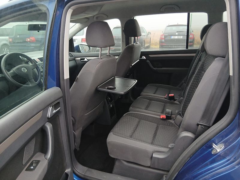 Volkswagen Touran 1.4 TSI - fotka 17 z 31