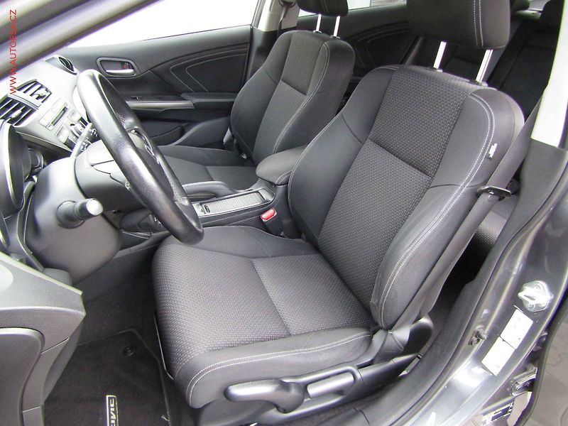 Honda Civic (2016) 1.4 i-VTEC, 2.maj, AC, kamera - fotka 9 z 20