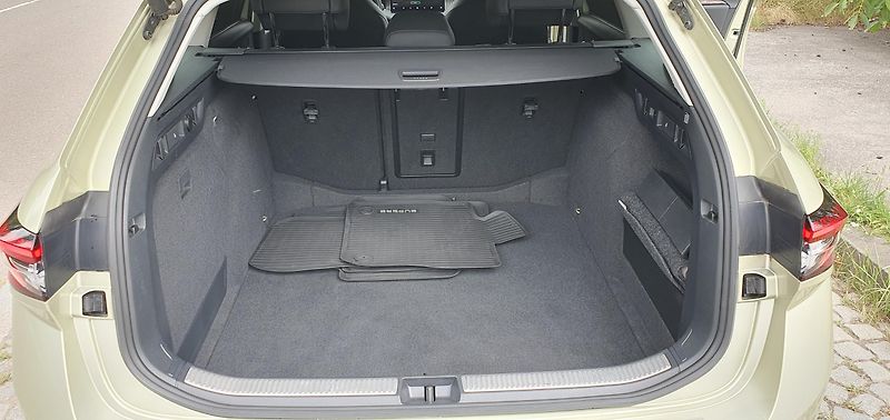 Škoda Superb (2024) 2.0tdi 142kw Dsg 4x4 L&K,ČR,1M - fotka 27 z 28