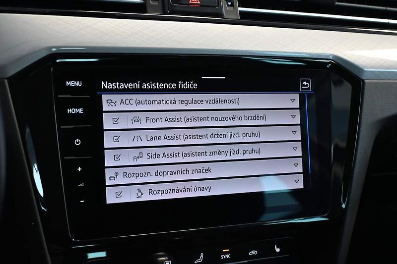 Volkswagen Passat (2023) 2.0 LED DSG ACC VIRTUAL Kamera - fotka 18 z 34