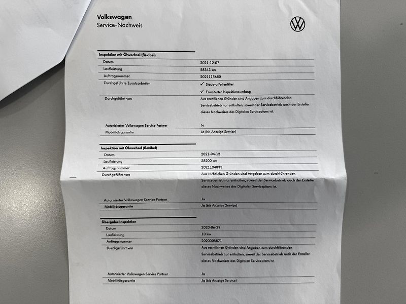 Volkswagen Passat Variant 2,0TDI R-Line Design - fotka 38 z 43