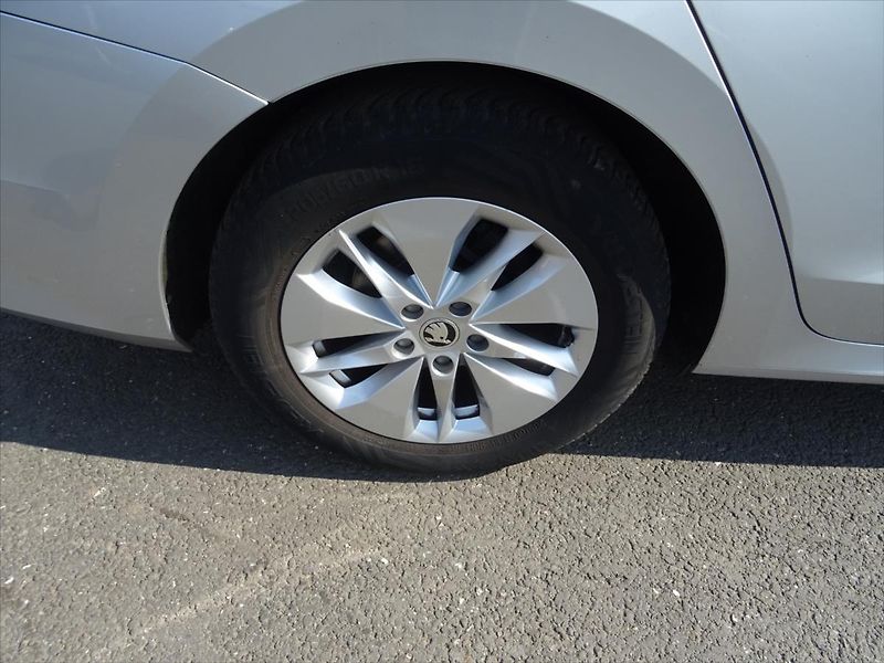 Škoda Octavia 1,0 TSi 81 kW Business - fotka 13 z 29