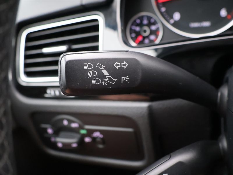Volkswagen Touareg 3,0 TDI V6 193kW 4x4 Tažné - fotka 17 z 34
