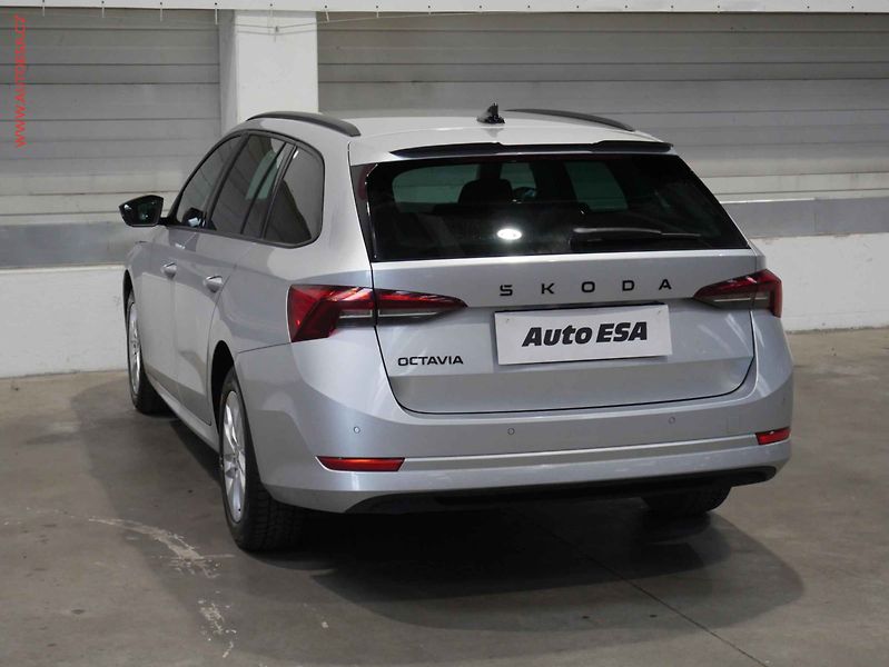 Škoda Octavia (2021) 2.0TDi, 2.maj,ČR, Ambition - fotka 4 z 21