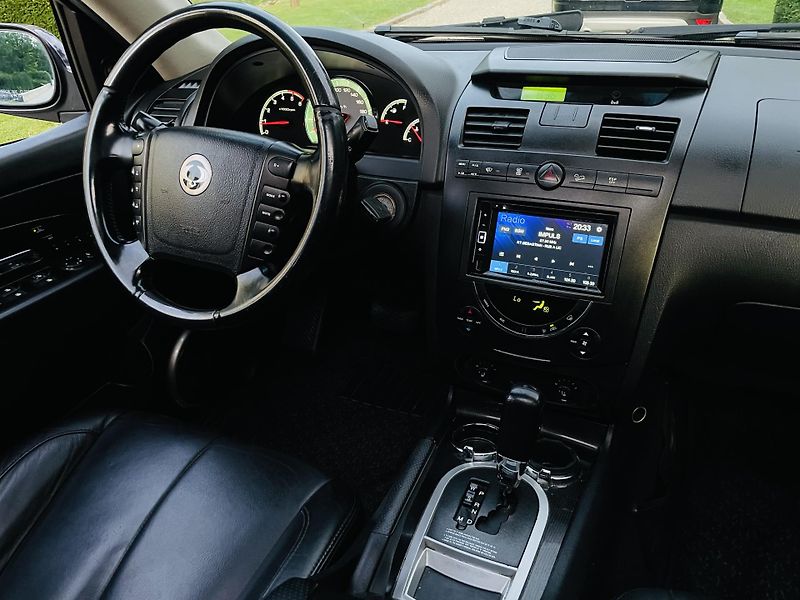 SsangYong Rexton 2.7XDi 4x4 AUT VÝHŘEV KAMERA - fotka 23 z 43