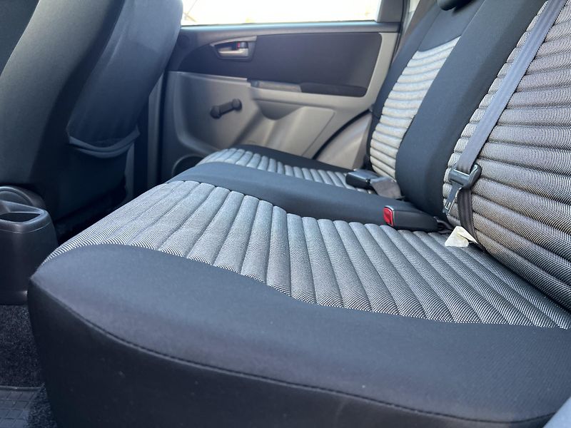 Suzuki SX4 1.6i 4x4 NAVI KLIMATIZACE ALU - fotka 19 z 32
