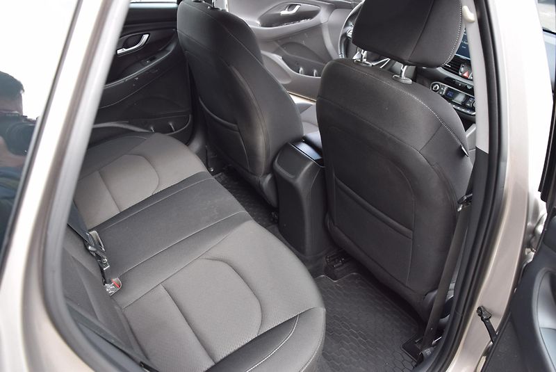 Hyundai i30 (2021) 1.6CRDi 85kw STYLE 7°AUTOMAT - fotka 45 z 49