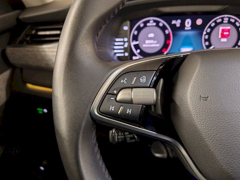 Škoda Octavia (2024) 1.5 TSI 110 kW Top Selection - fotka 8 z 31