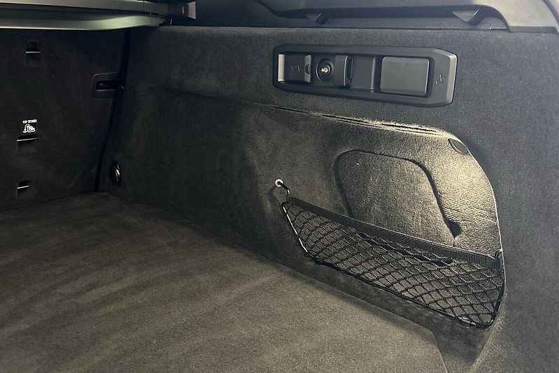 BMW Řada 5 540d xDrive Touring - fotka 14 z 21