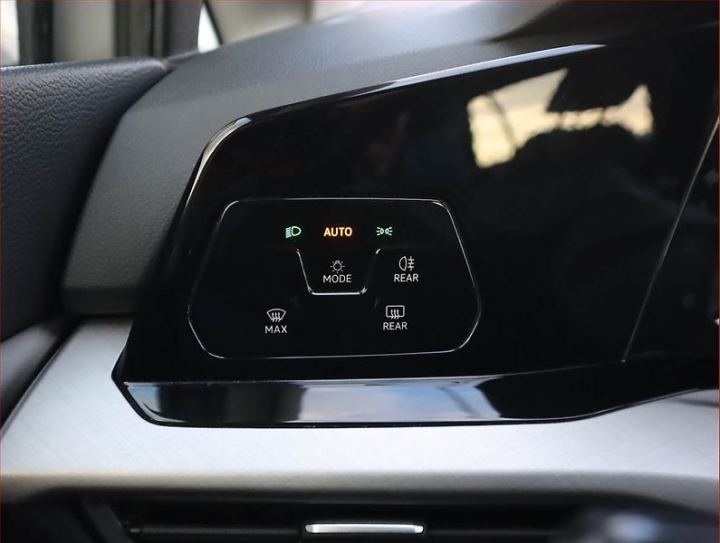 Volkswagen Golf (2022) Life 2.0 TDI, Automat - fotka 22 z 22