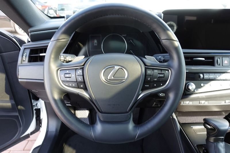 Lexus ES 300h ZLEVNĚNO 2,5HSD Elegance Plus - fotka 17 z 37
