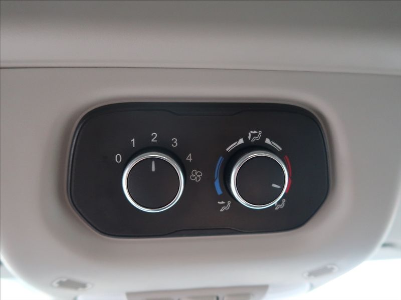 Ford Transit 2,0 TDCi,96kW,1majČR,9míst,DPH - fotka 18 z 25