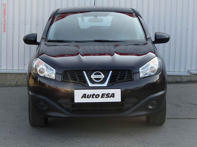 Nissan Qashqai (2013) 1.6i, 1.maj,ČR, Klima - fotka 2 z 14