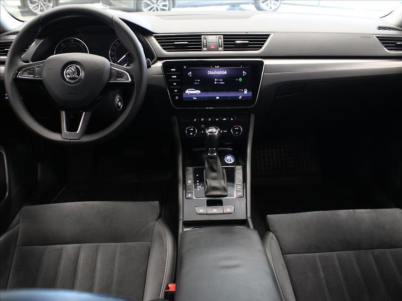 Škoda Superb 2,0 TDi 140kW 4x4 Style Plus - fotka 8 z 31
