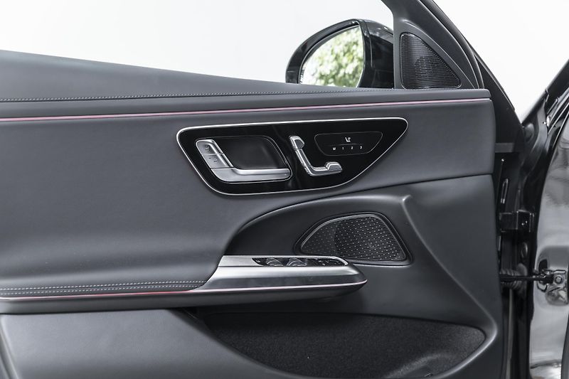 Mercedes-Benz Třídy E 220d 4M*AMG*záruka - fotka 24 z 34