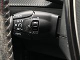 Peugeot 2008 (2020) 1.2PT, Allure, LED, navi - náhled 13