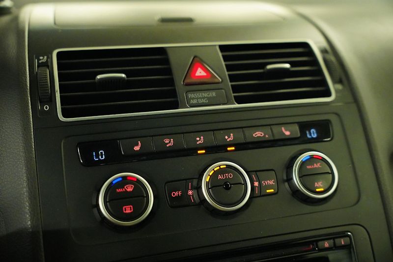 Volkswagen Touran - fotka 19 z 26