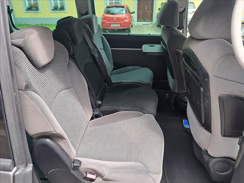 Peugeot 807 2,0 HDI - fotka 33 z 41