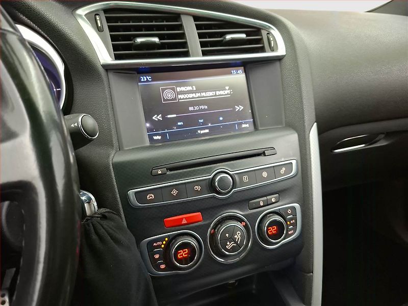 DS Automobiles DS4 (2015) 1.6 BlueHDi, ČR,1.maj, Navi - fotka 12 z 17