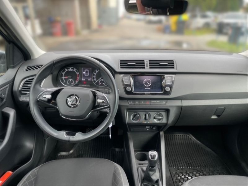 Škoda Fabia 1,0 TSI 70 Ambition - fotka 9 z 11