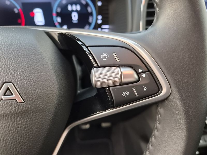 Škoda Karoq 1.5 TSI Top selection - fotka 13 z 27