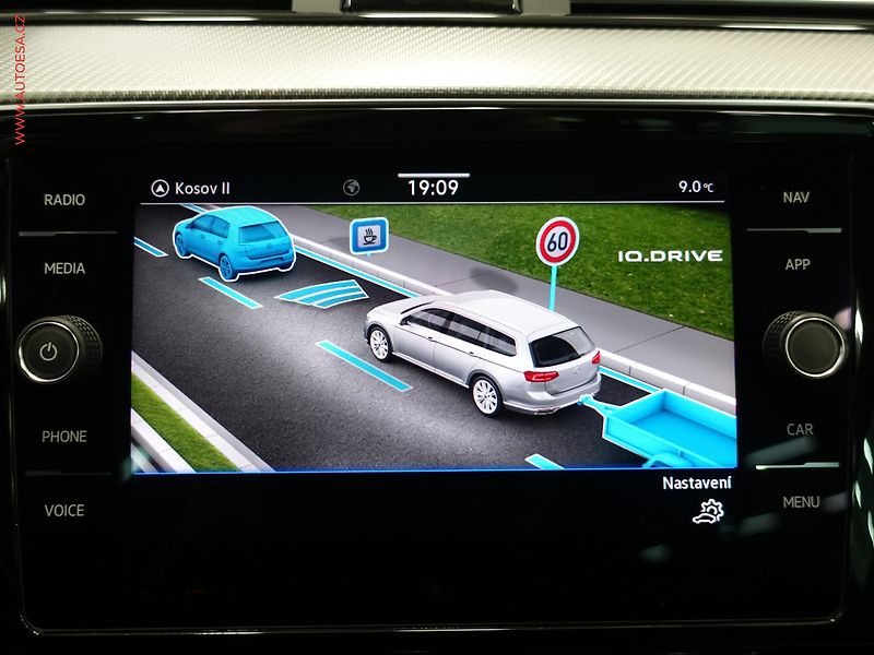 Volkswagen Passat (2019) 2.0 TSI, ČR, R-Line, DSG - fotka 19 z 23