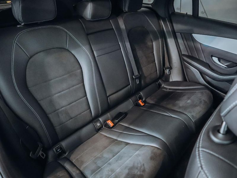 Mercedes-Benz GLC 250 4M AMG - fotka 23 z 24