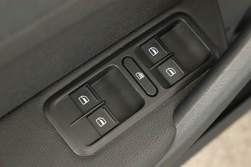 Škoda Yeti (2014) 1.4 TSI, Navi, Bi-Xenony - fotka 16 z 16