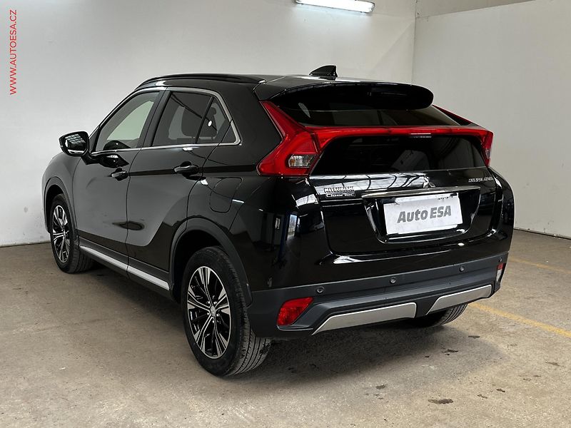 Mitsubishi Eclipse Cross (2018) 1.5 T-MIVEC, Intense - fotka 6 z 17