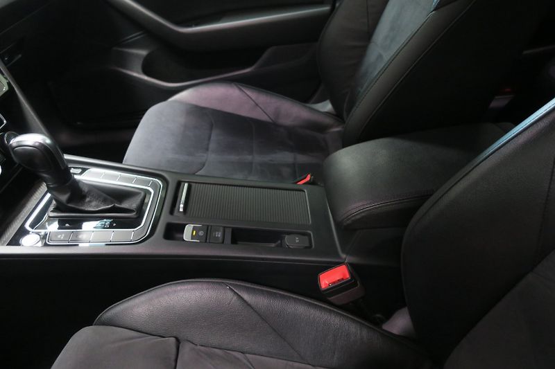 Volkswagen Arteon (2020) 2.0 TDI BMT 140kW DSG Elegance - fotka 36 z 50