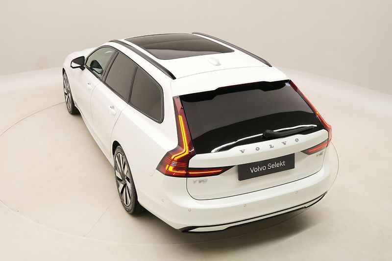 Volvo V90 T8 AWD RECHARGE DARK ULTRA - fotka 18 z 65