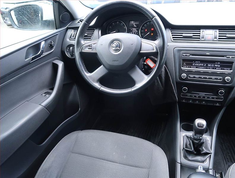 Škoda Rapid (2013) Ambition 1.2 TSI, ČR,1.maj - fotka 7 z 12