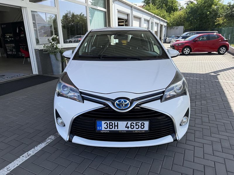 Toyota Yaris 1,5 Hybrid Active - fotka 2 z 10