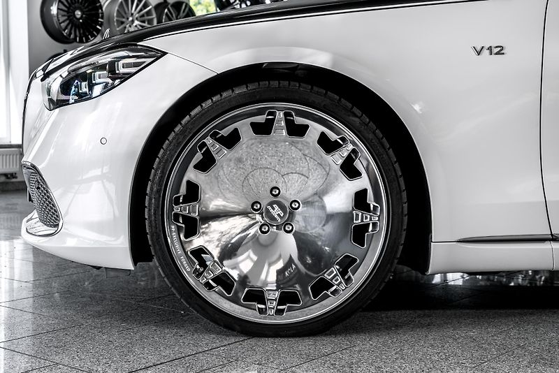 Mercedes-Benz Třídy S S 680 MAYBACH FIRSTCLASS/BURM/ - fotka 8 z 27