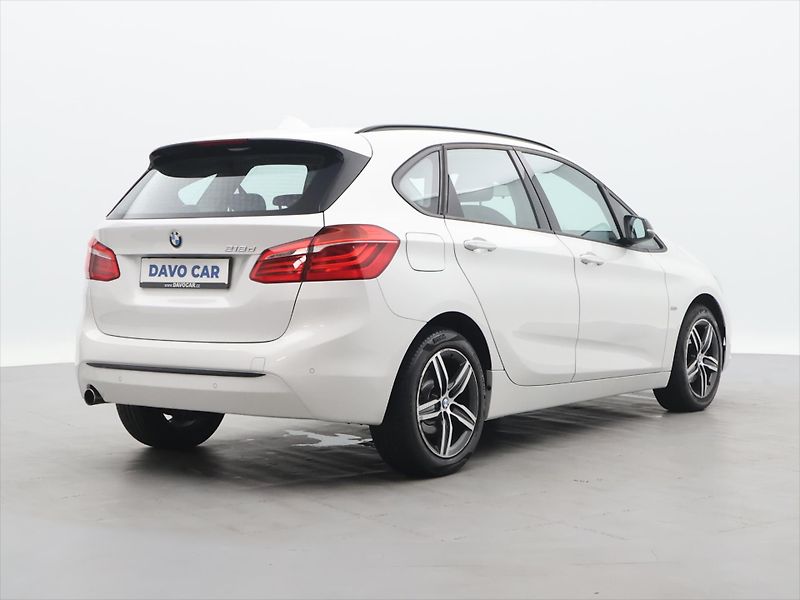 BMW Řada 2 2,0 218da 110kW Sport line CZ - fotka 7 z 34