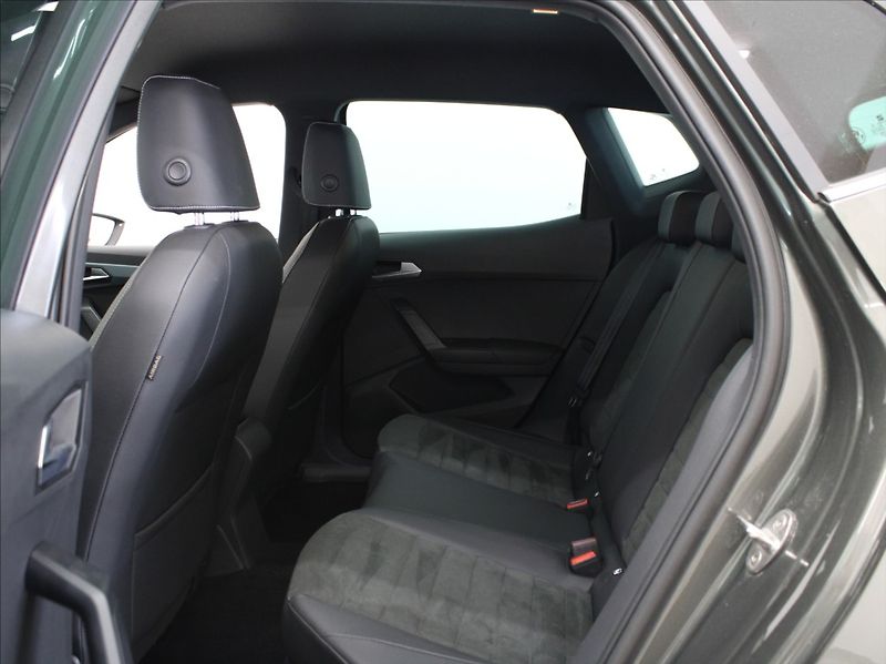 Seat Arona 1,0 TSi DSG Xperience 5L.Zár. - fotka 7 z 23