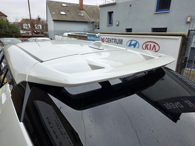Toyota C-HR 1.2-4x4-NAVI-KAMERA - fotka 12 z 22
