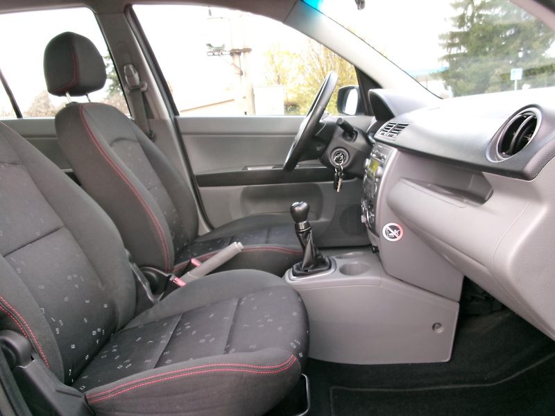 Mazda 2 1,4 D 50 KW 1 MAJITEL  - fotka 24 z 29