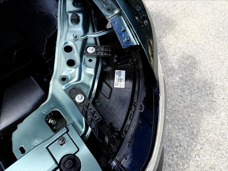Dacia Duster 1,2 TCe POŠKOZENÁ LEVÁ STRANA - fotka 33 z 33