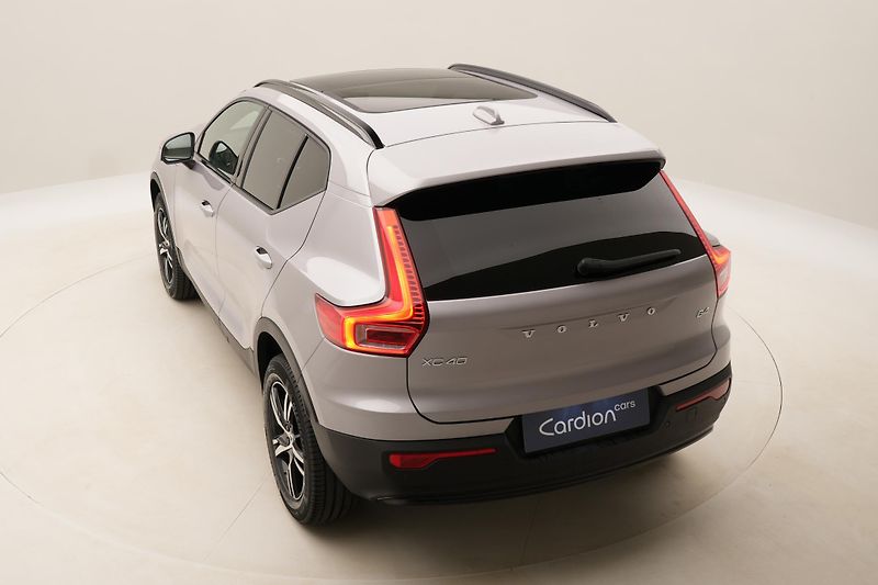 Volvo XC40 (2026) B4 AUT DARK PLUS - fotka 17 z 54