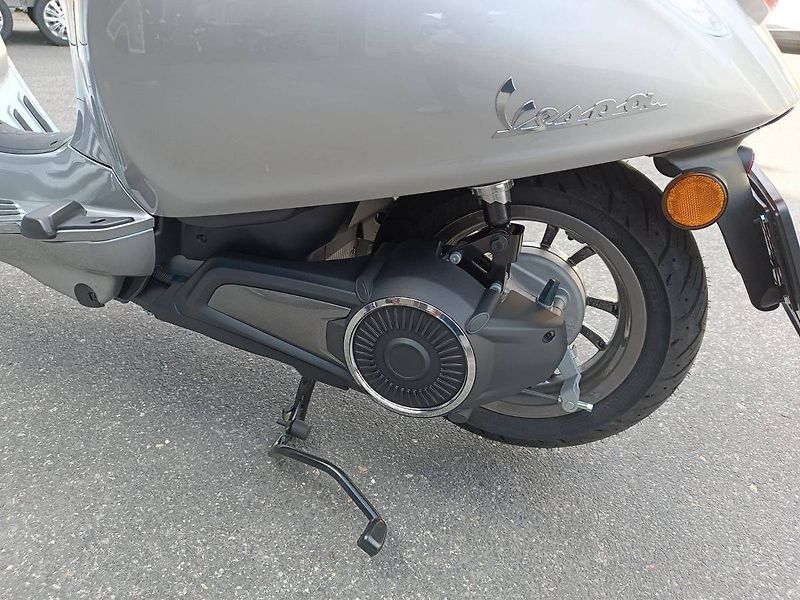 Vespa Elettrica (2023) L1 Grigio  Cromo 719 - fotka 9 z 16