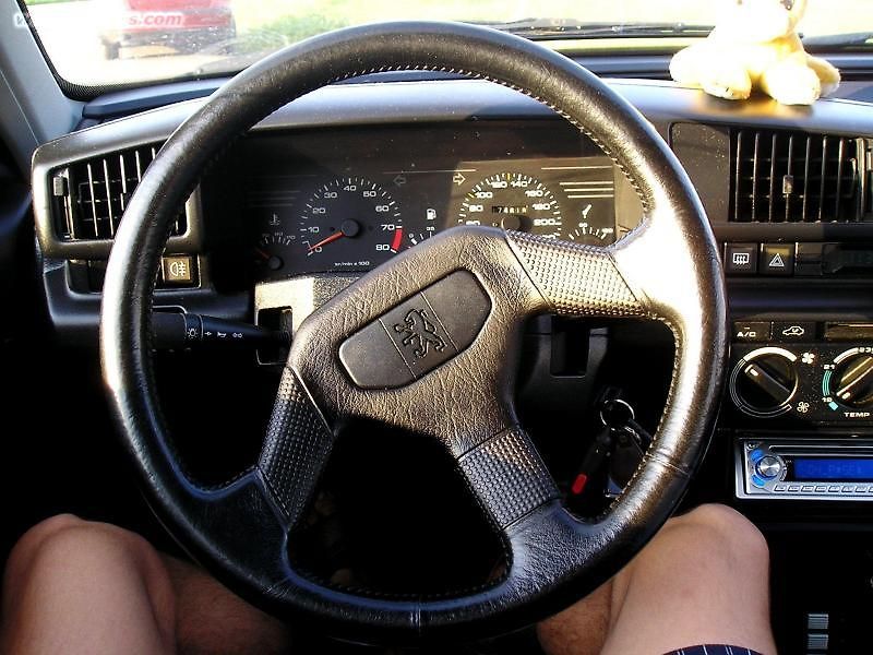 Peugeot 405  MI16 je silný i po letech