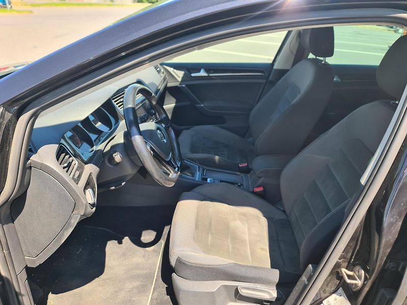 Volkswagen Golf (2018) VII 1.4 TSi COMFORTLINE 92-KW  - fotka 20 z 26