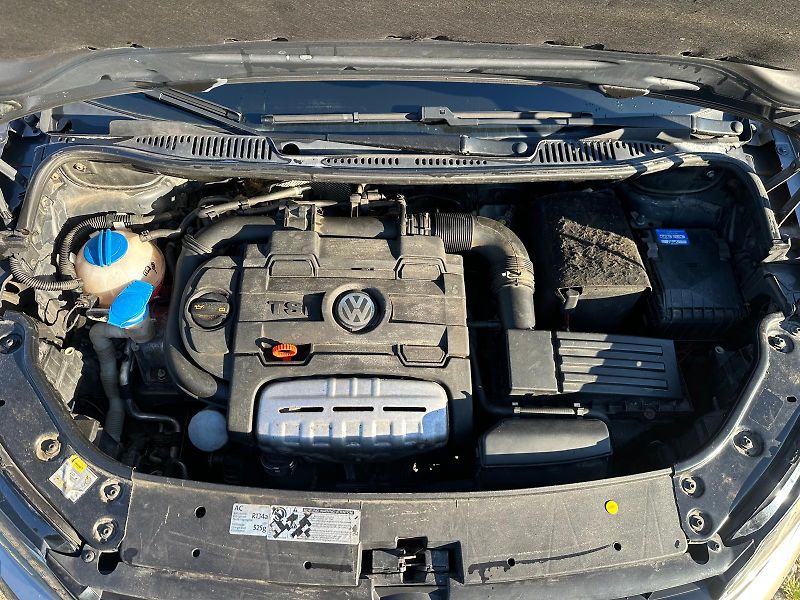 Volkswagen Touran (2012) - fotka 12 z 27